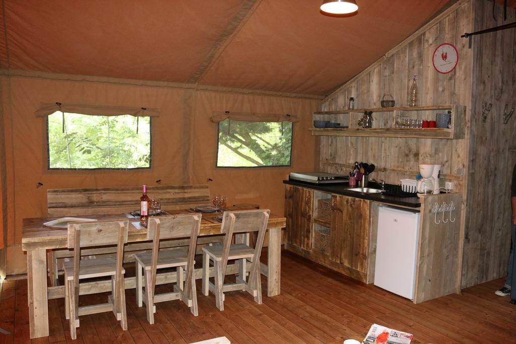 Camping Moulin De Chaules Saint-Constant Exterior photo